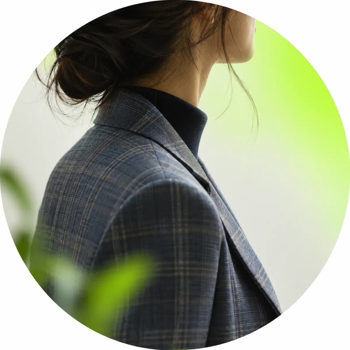 Abstract circular portrait silhouette representing Max Alter